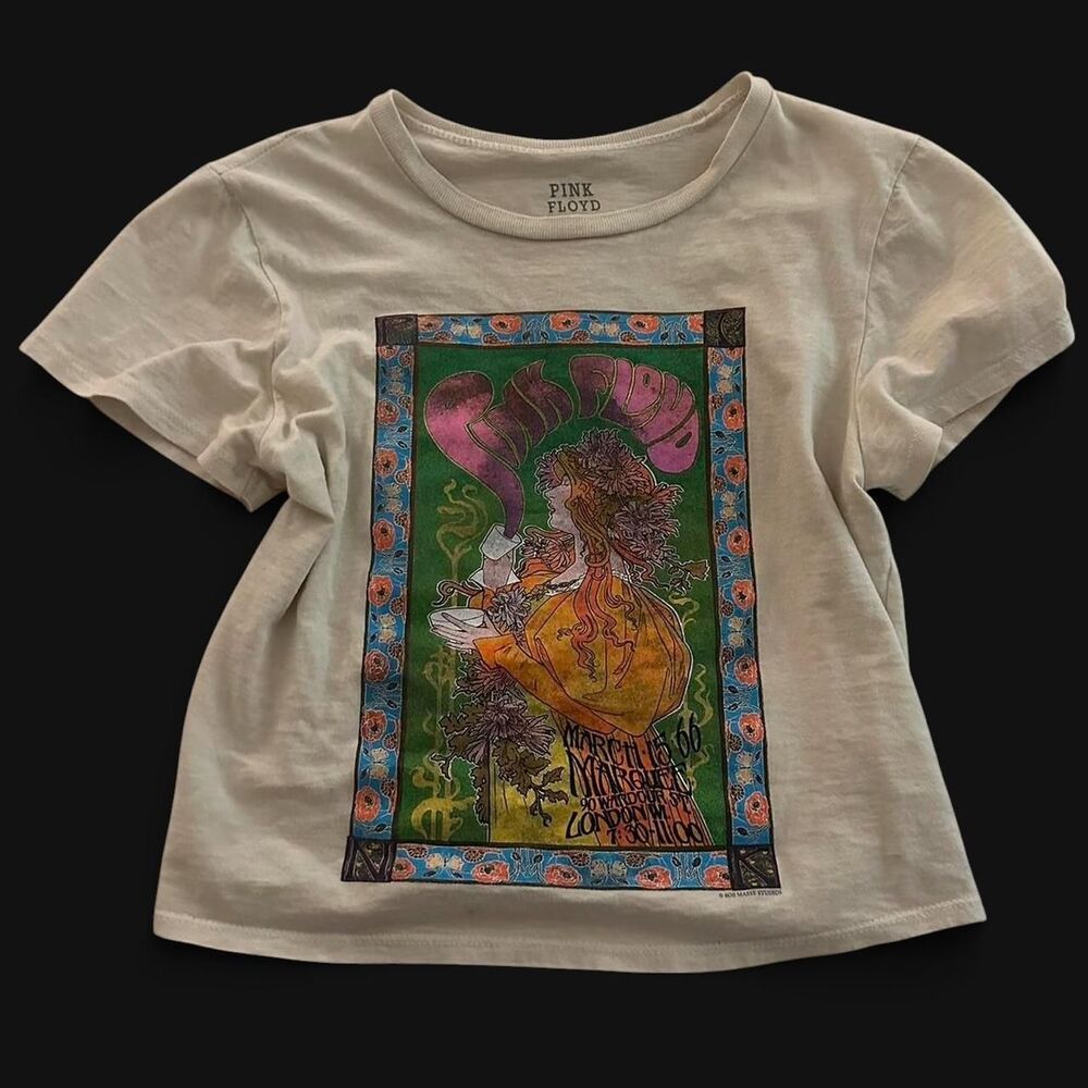 Urban-outfitters Women's Cream and White T-shirt